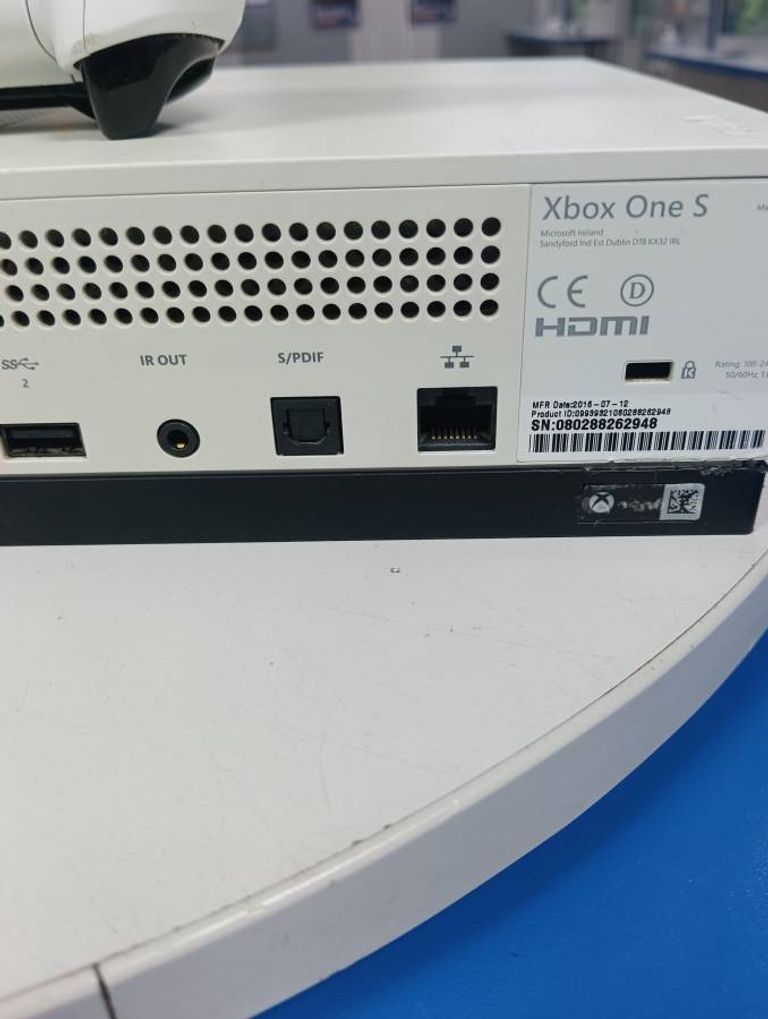 Microsoft Xbox One S 1TB