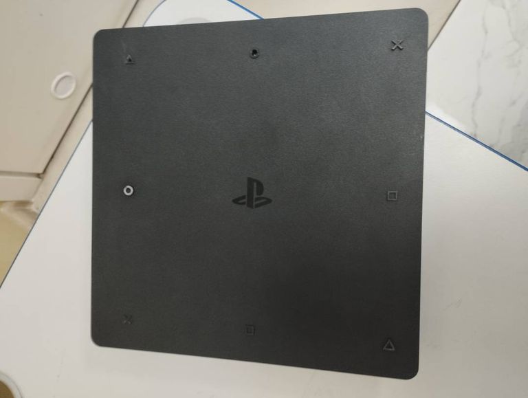 Дешиво Sony PlayStation 4 Slim 1TB Black с ломбарда