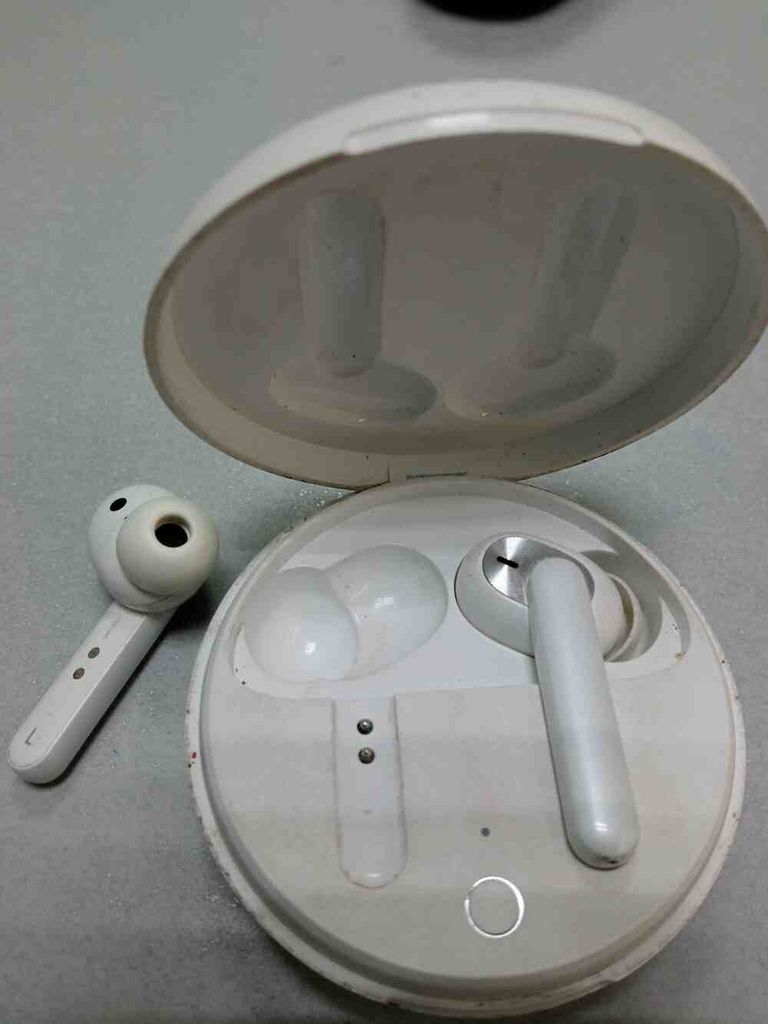 Дешиво Oppo Enco W31  с ломбарда