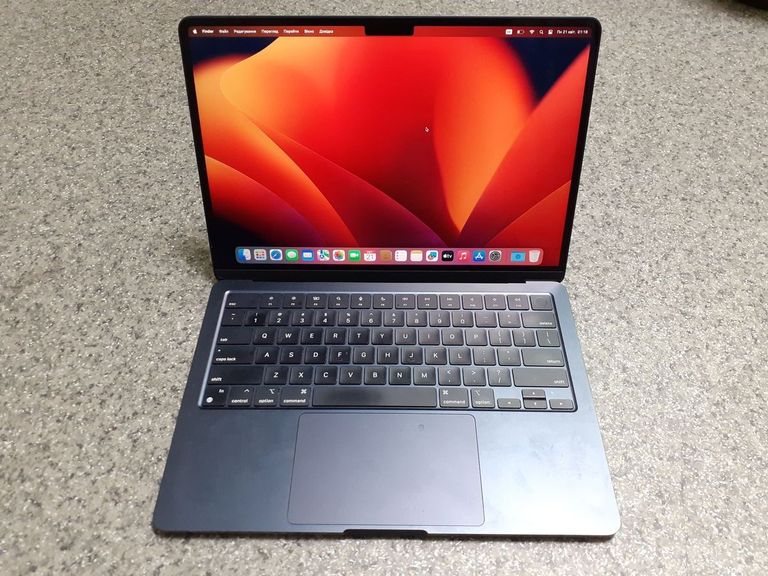 Купити Apple macbook air 13,6" m2 2022 Б/У