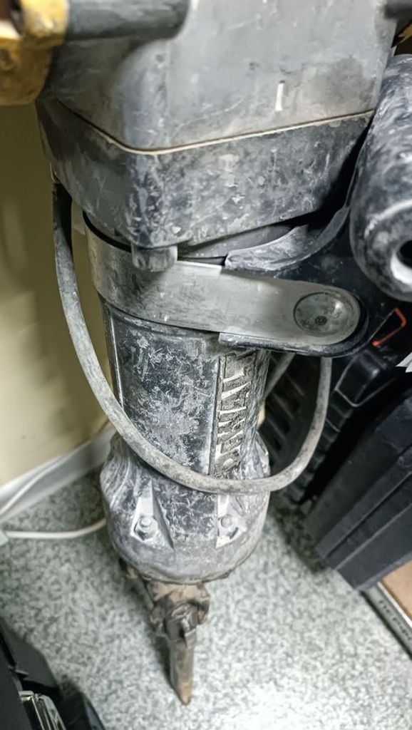 Оголошення Dewalt D25911K Б/У