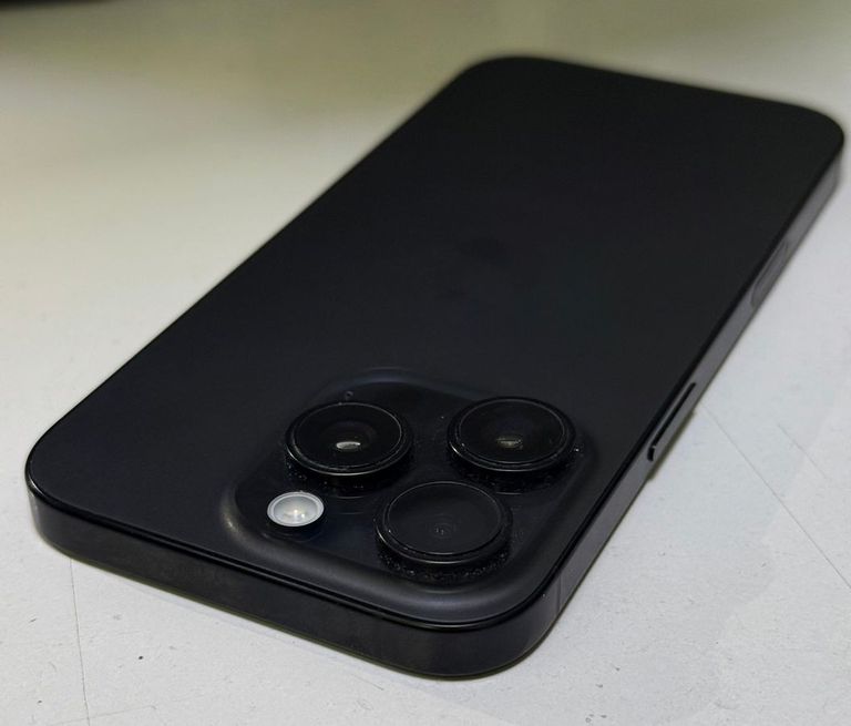 Apple iphone 16 pro 128gb Код:01-200582209. Зображення 6