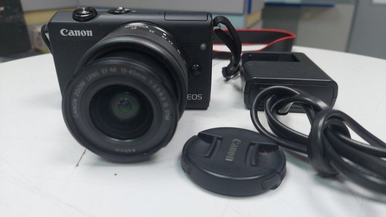 Купити Canon eos m50 mark i + 15-45 мм f/3.5-6.3 is stm Б/У