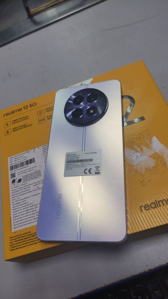 Дешево Realme 12 5G 8/256GB Woodland Green з ломбарду