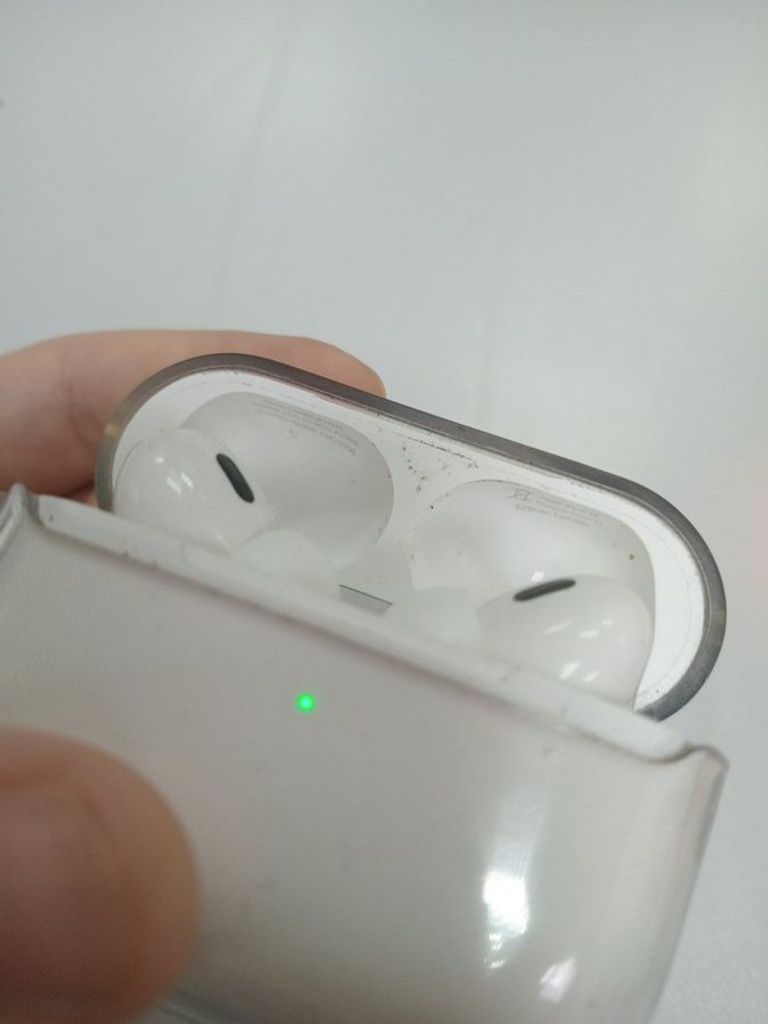 Купить Apple airpods pro 2nd generation with magsafe charging case usb-c Б/У