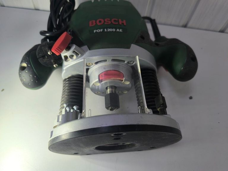 Розпродаж Bosch pof 1200 ae, продавець Техноскарб