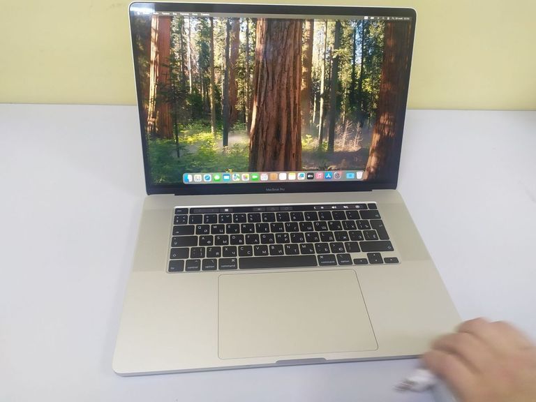 Apple macbook pro 16" 2019 /a2141 /core i7 2,6ghz /ram 16gb /ssd 500gb /amd radeon pro 5300m Код:01-200777975. Изображение 5