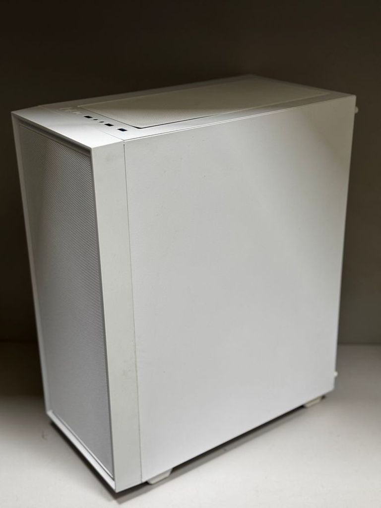 Дешево Gamemax storm white з ломбарду