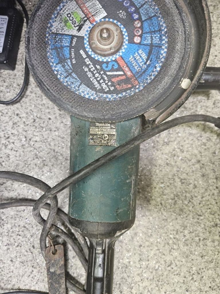 Купить Makita GA9060 Б/У