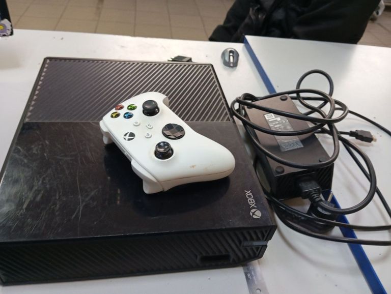 Оголошення Microsoft xbox one x 500gb Б/У