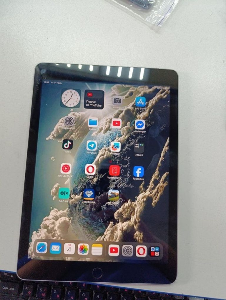 Оголошення Apple ipad 9.7 5gen wi-fi 32gb Б/У