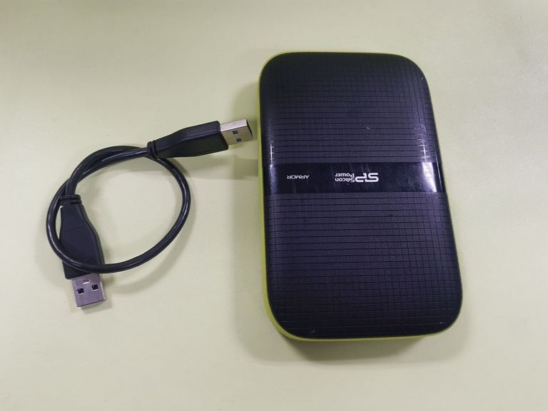 Купити Silicon Power 1000gb 2,5" usb3.0 armor a30 sp010tbphda30s3k Б/У