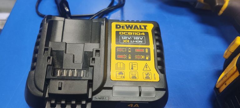 Дешево Dewalt DCF900NT з ломбарду