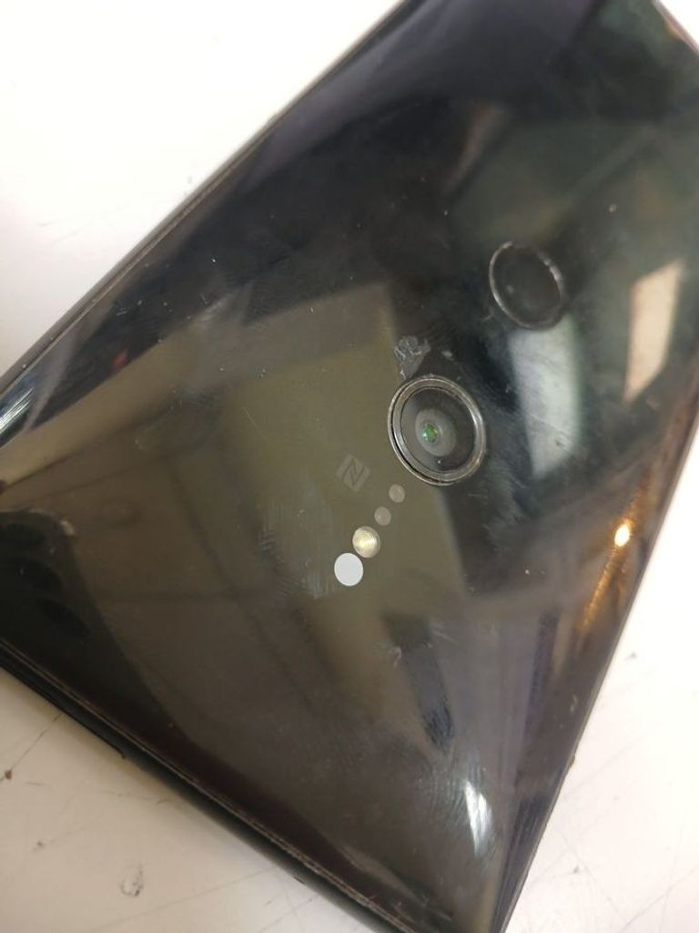 Оголошення Sony xz2 so-05k 4/64gb Б/У