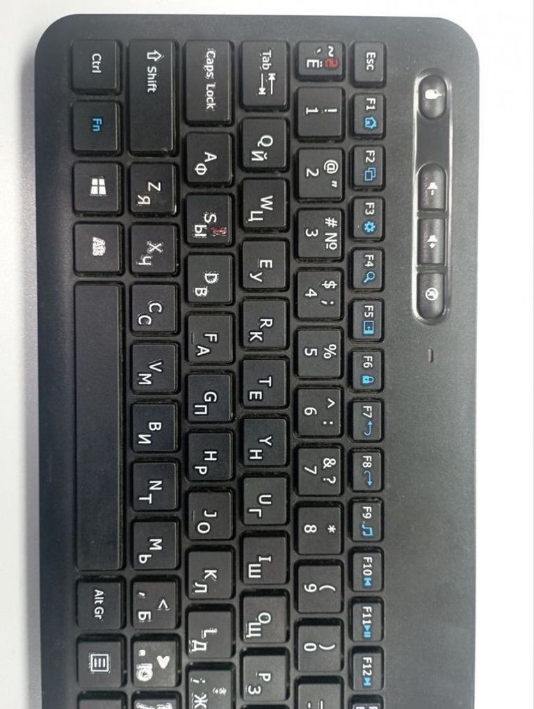 Дешево Trust 21627 veza wireless touchpad з ломбарду