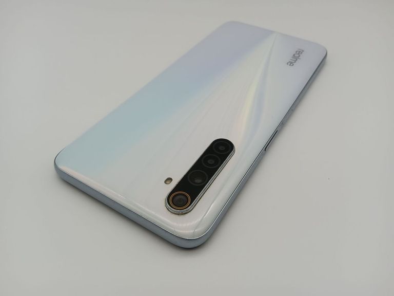 Оголошення Realme 6 rmx2001 4/128gb Б/У