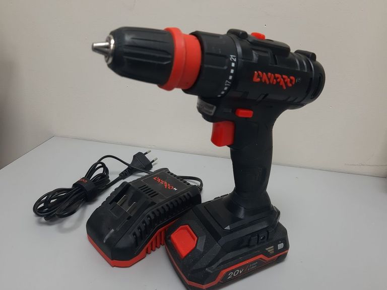 Дешево Dnipro-M cd-218q 1акб 2ah зп з ломбарду