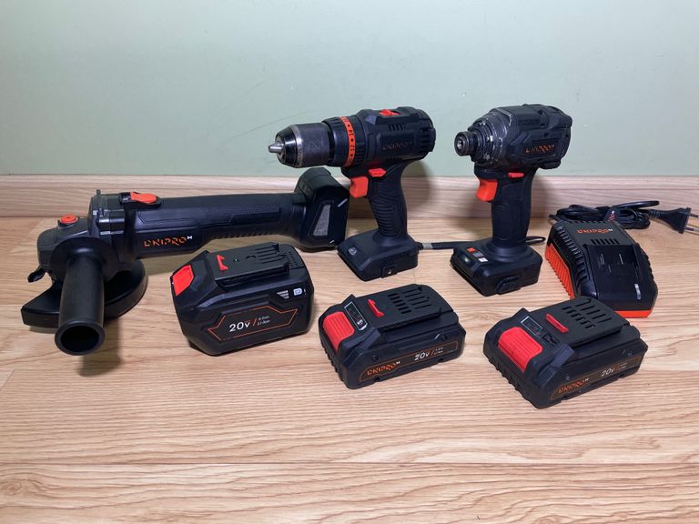 Купити Dnipro-M DGA-201BC, Ultra CD-201HBC Compact, DTD-201BC ULTRA, 6.0Ah, 2x4.0Ah, з/п Б/У