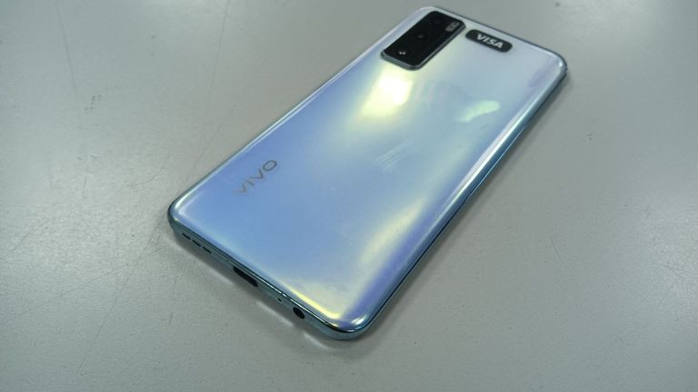 Дешиво Vivo v20 se v2023 8/128gb с ломбарда
