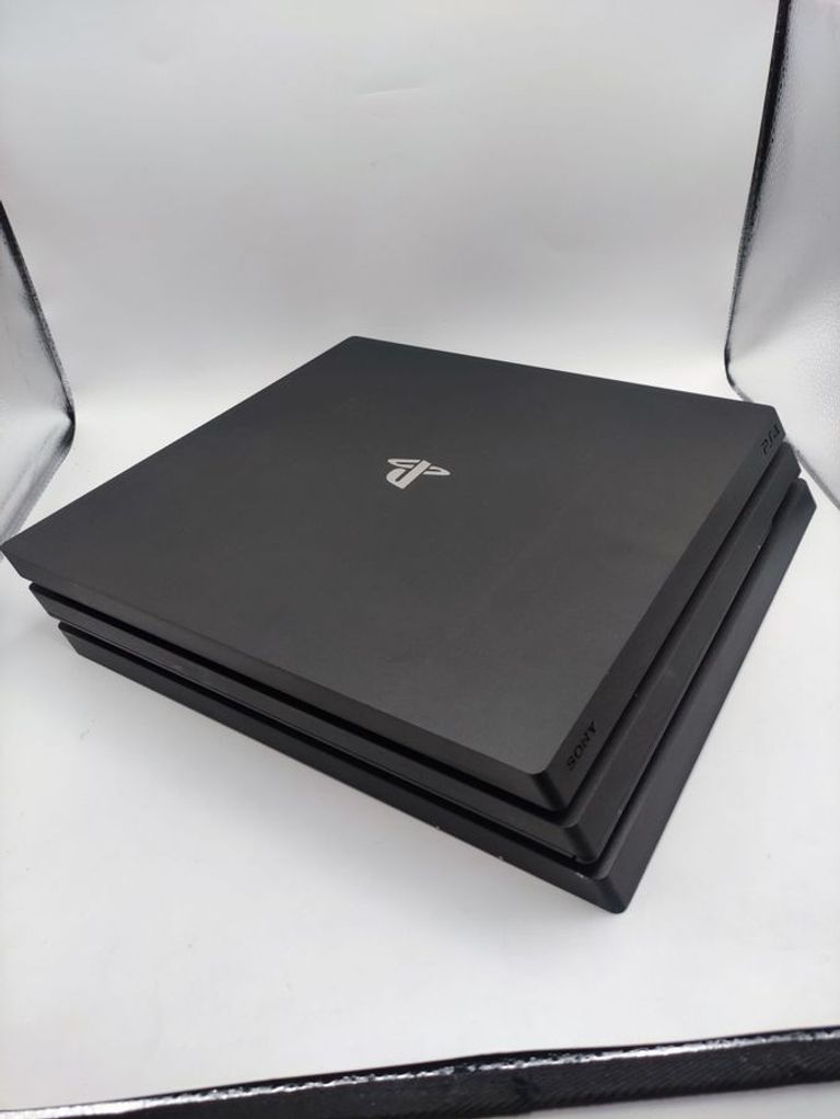 Дешиво Sony playstation 4 pro с ломбарда