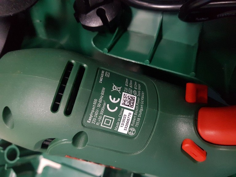 Дешиво Bosch easyimpact 600 с ломбарда