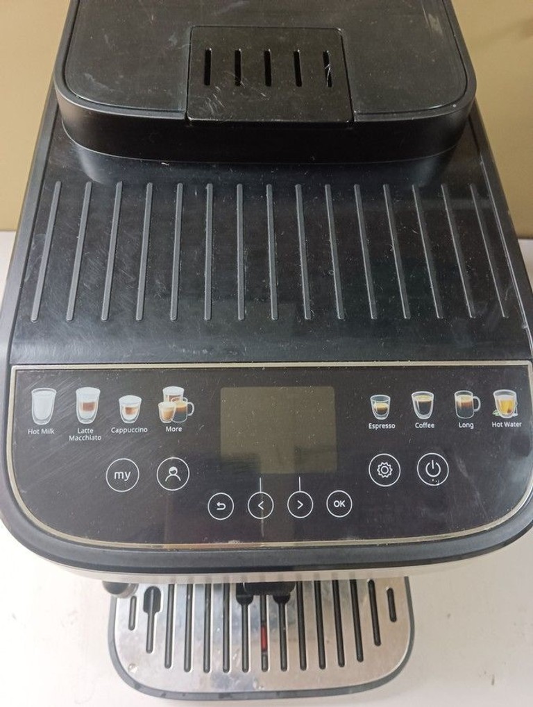 Дешиво Delonghi Magnifica Evo Next ECAM 310.80.SB с ломбарда