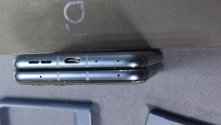 Motorola Razr 60 8/256GB Gibraltar Sea Код:01-200930603. Зображення 7