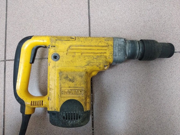 Дешево Dewalt d25500k з ломбарду