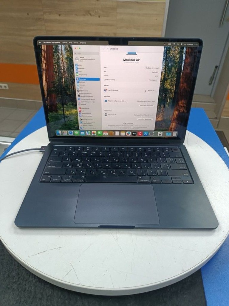 Купити Apple macbook air 13.6'' a3113/m3/ram8gb/ssd256gb/gpu 8 core Б/У