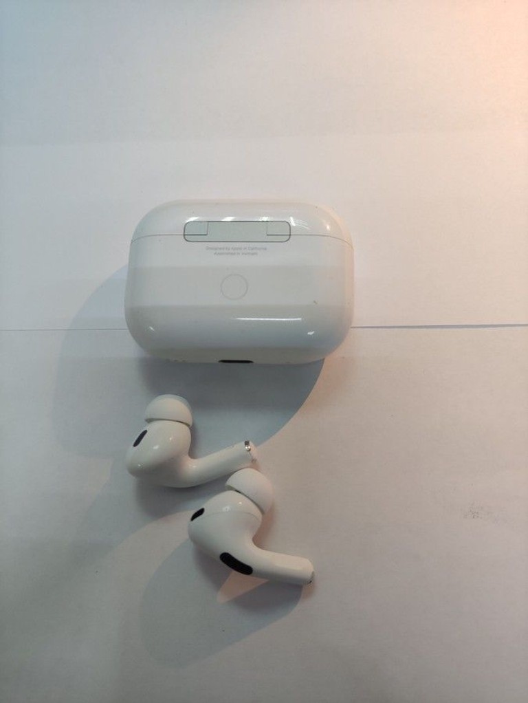 Объявление Apple airpods pro 2nd generation with magsafe charging case usb-c Б/У