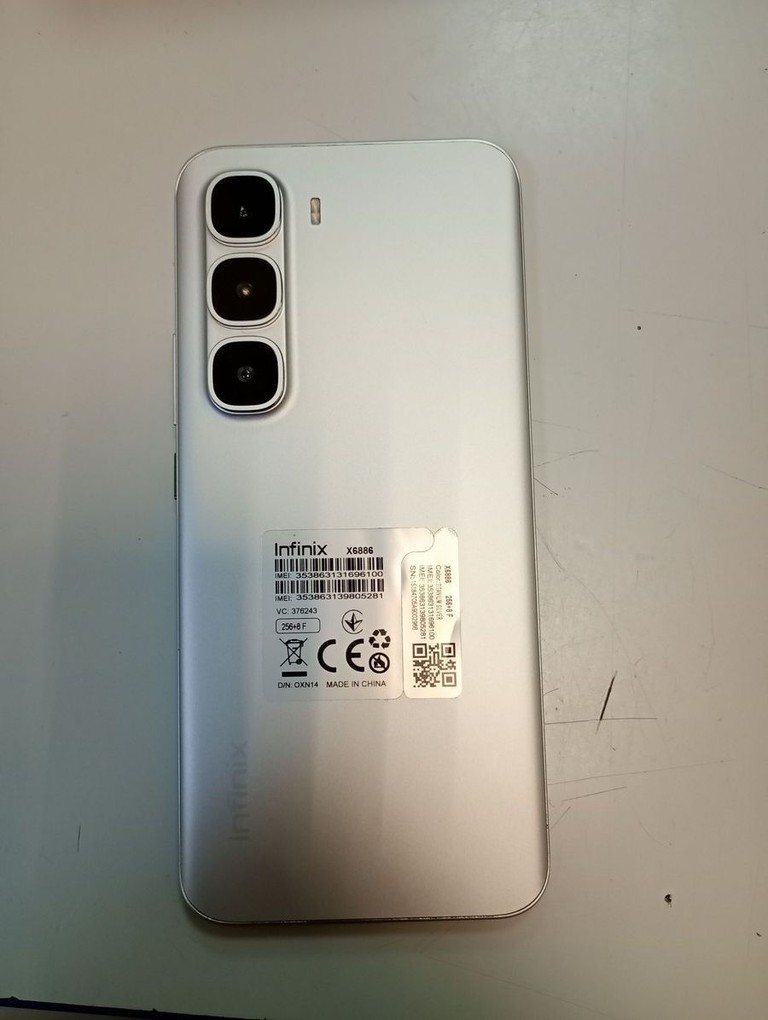 Дешиво Infinix HOT 60 Pro+ 8/256GB Sleek Black с ломбарда