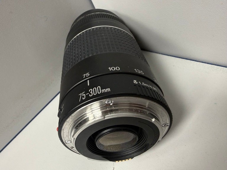 Canon EF 75-300mm f/4-5,6 III (6473A0150 Код:01-201057137. Зображення 6