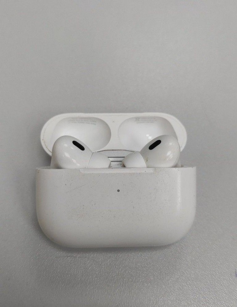 Дешево Apple airpods pro 2nd generation with magsafe charging case usb-c з ломбарду