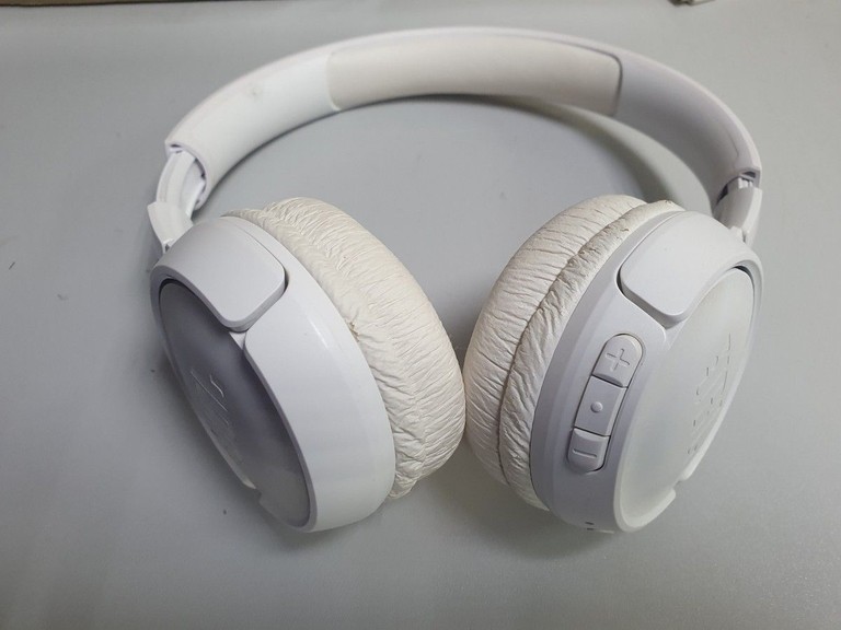 Купити Jbl tune 520bt Б/У