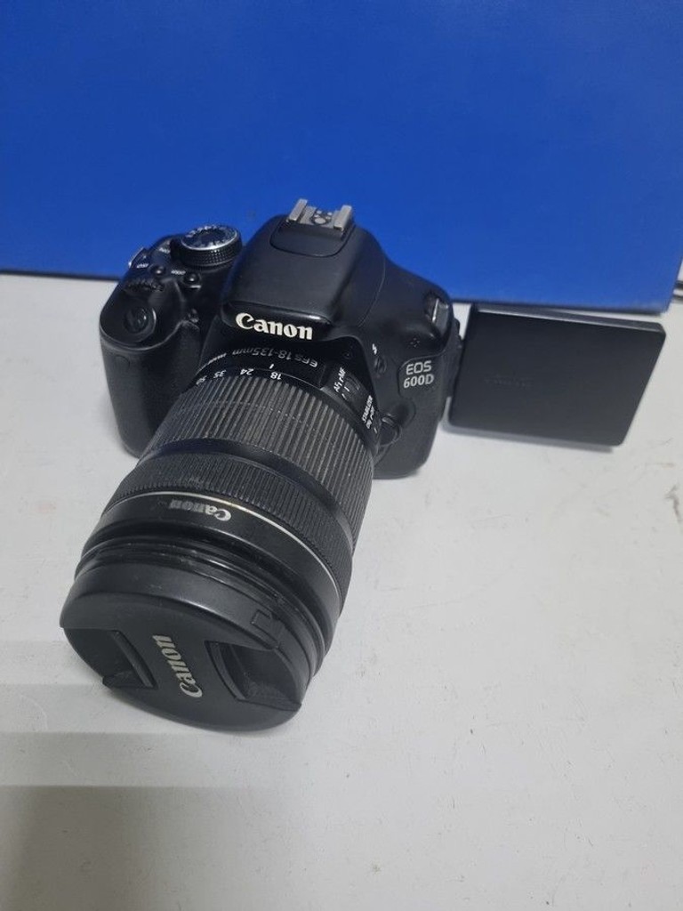 Оголошення Canon eos 600d / efs 18-135 1:3.5-5.6 is Б/У