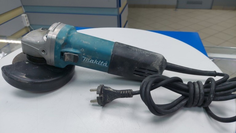 Купити Makita 9558hnr Б/У