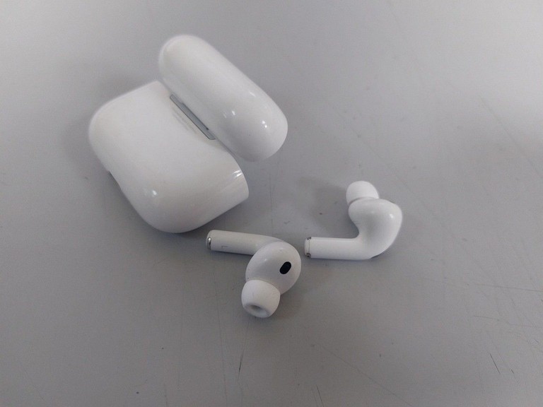 Дешево AirPods Pro 3 з ломбарду