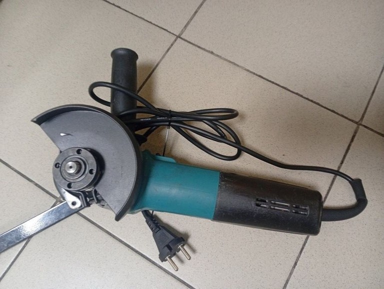 Купити Makita 9565CVR Б/У
