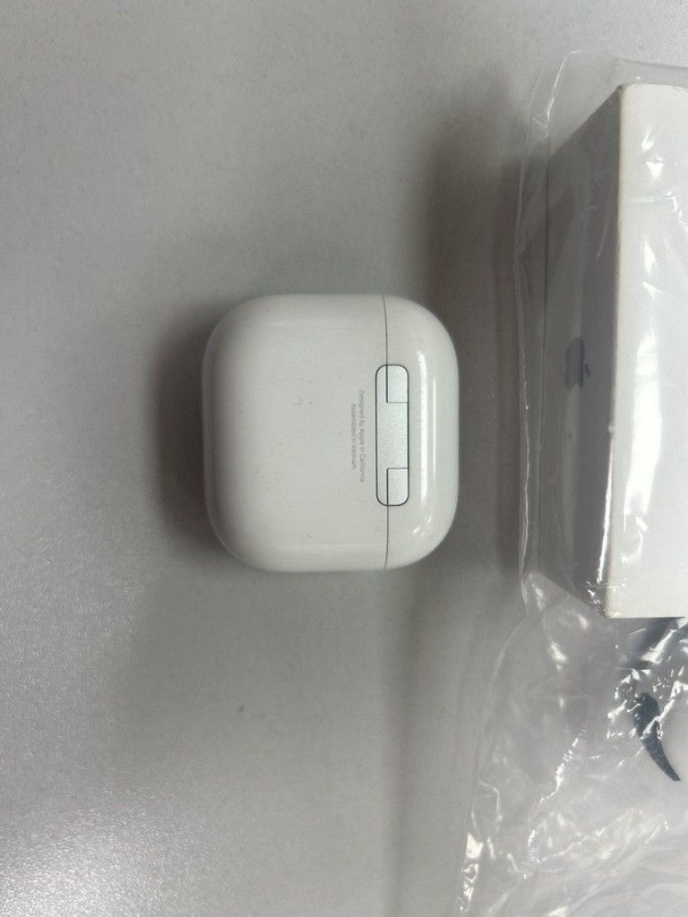 Дешево Apple airpods 4 з ломбарду