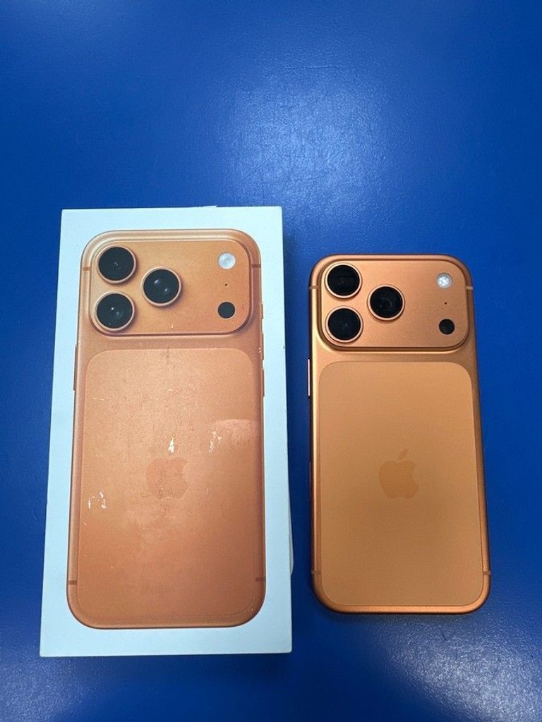 Купить Apple iPhone 17 Pro 256GB Deep Blue (MG8J4) Б/У