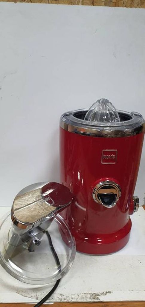 Novis vita juicer