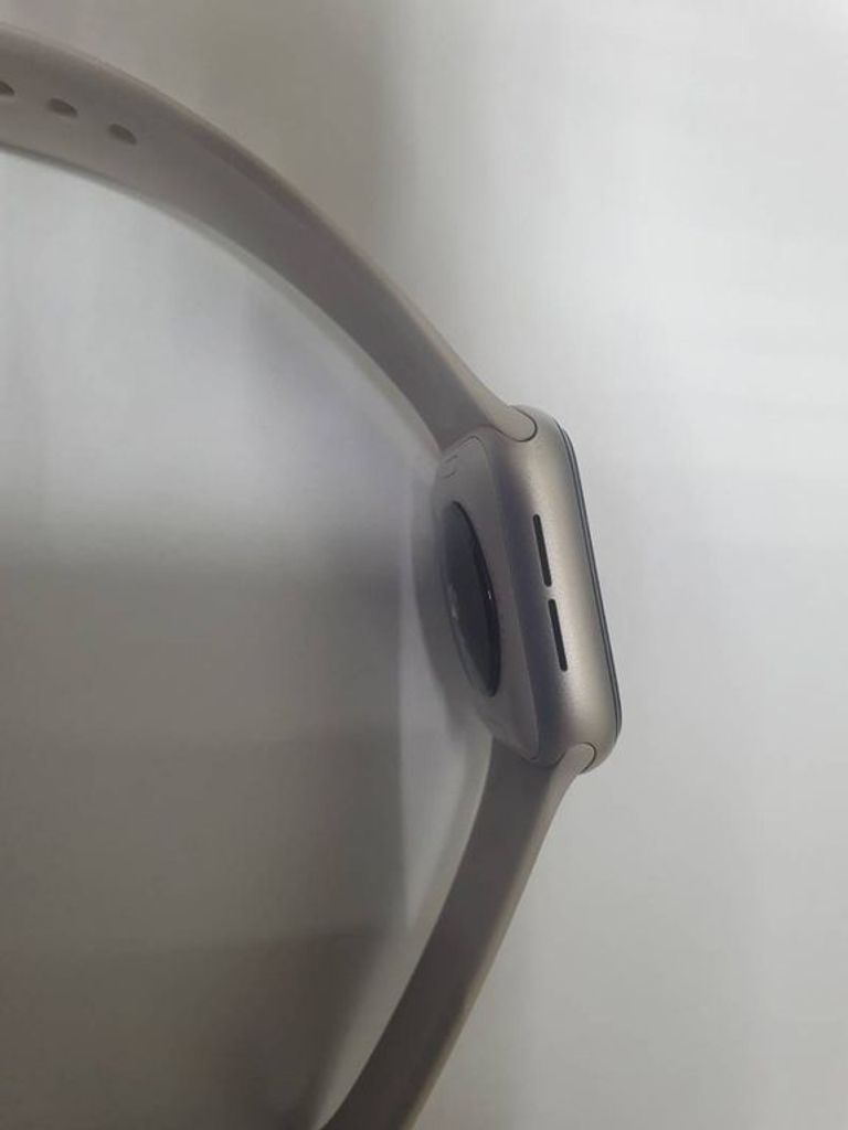 Apple watch se 40mm aluminum case