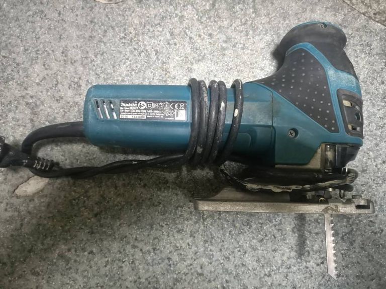 Makita 4351FCT