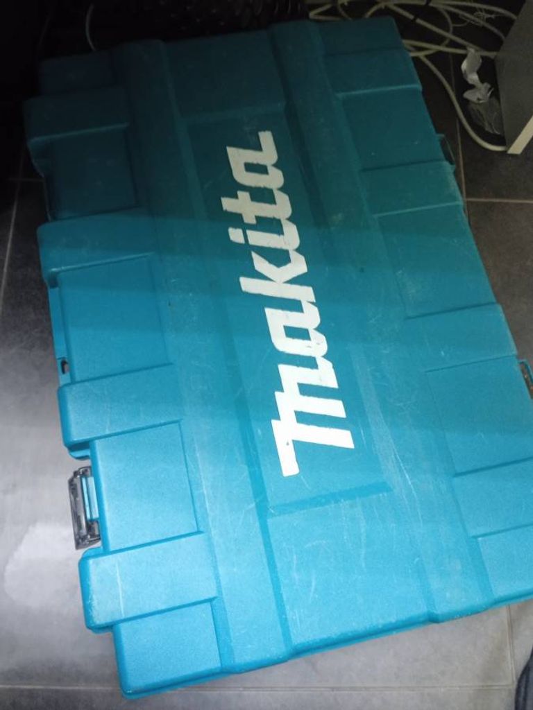 Розпродаж Makita HM1203C, продавець Техноскарб
