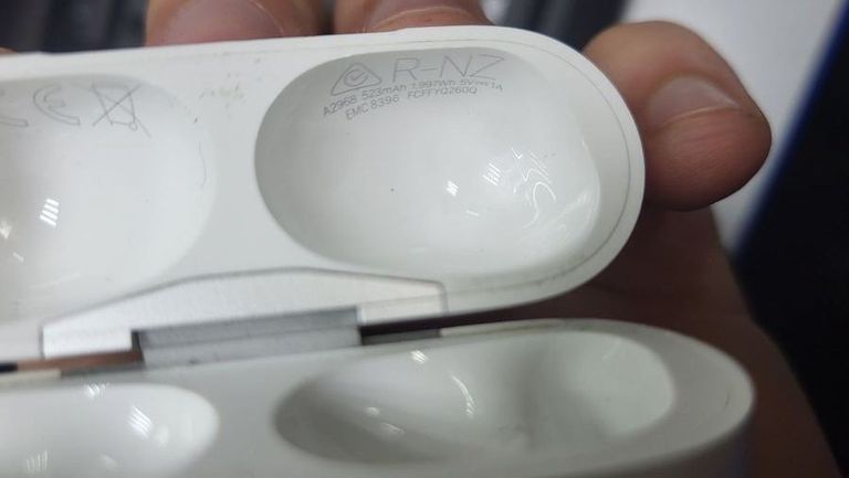 Дешево Apple airpods pro 2nd generation with magsafe charging case usb-c з ломбарду