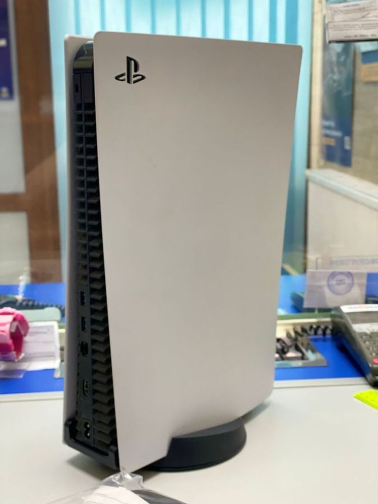 Купить Sony PlayStation 5 Digital Edition 825GB Б/У