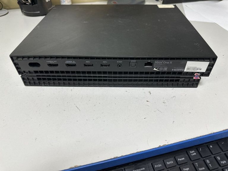 Оголошення Microsoft Xbox One X 1TB White Б/У