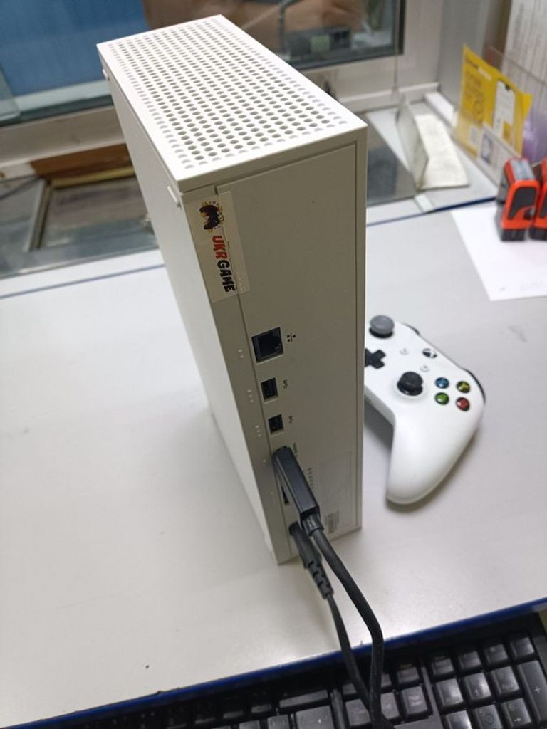 Дешиво Microsoft xbox series s 512gb с ломбарда