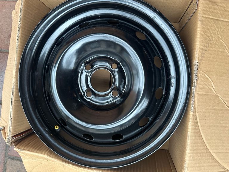 ДК B W6 R15 PCD4x100 ET40 DIA60.1 сталеві Код:null. Изображение 6