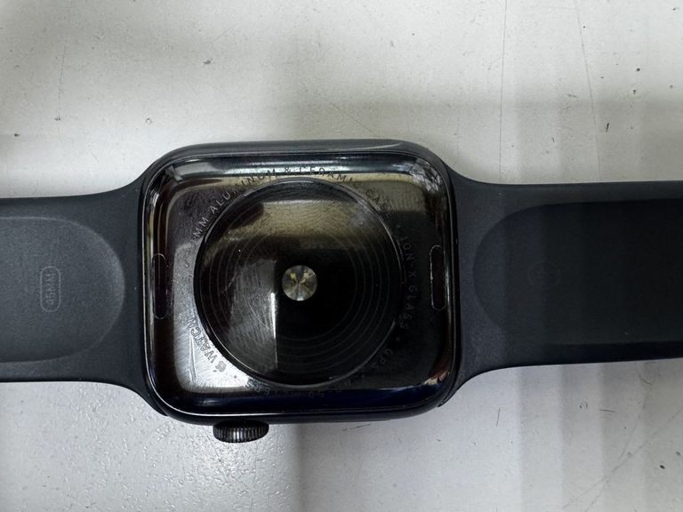 Дешево Apple watch se gps 44mm aluminum case a2352 з ломбарду